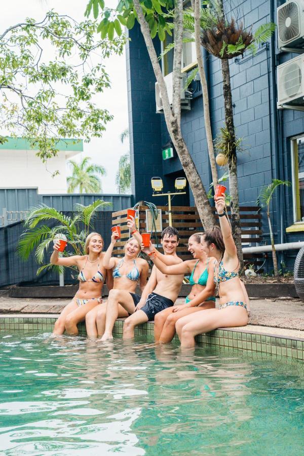 Mad Monkey Village Cairns Dış mekan fotoğraf