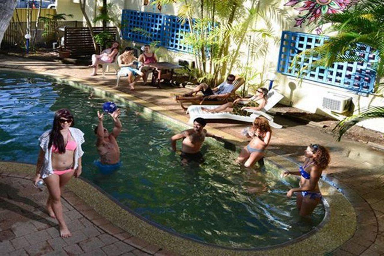 Mad Monkey Village Cairns Dış mekan fotoğraf