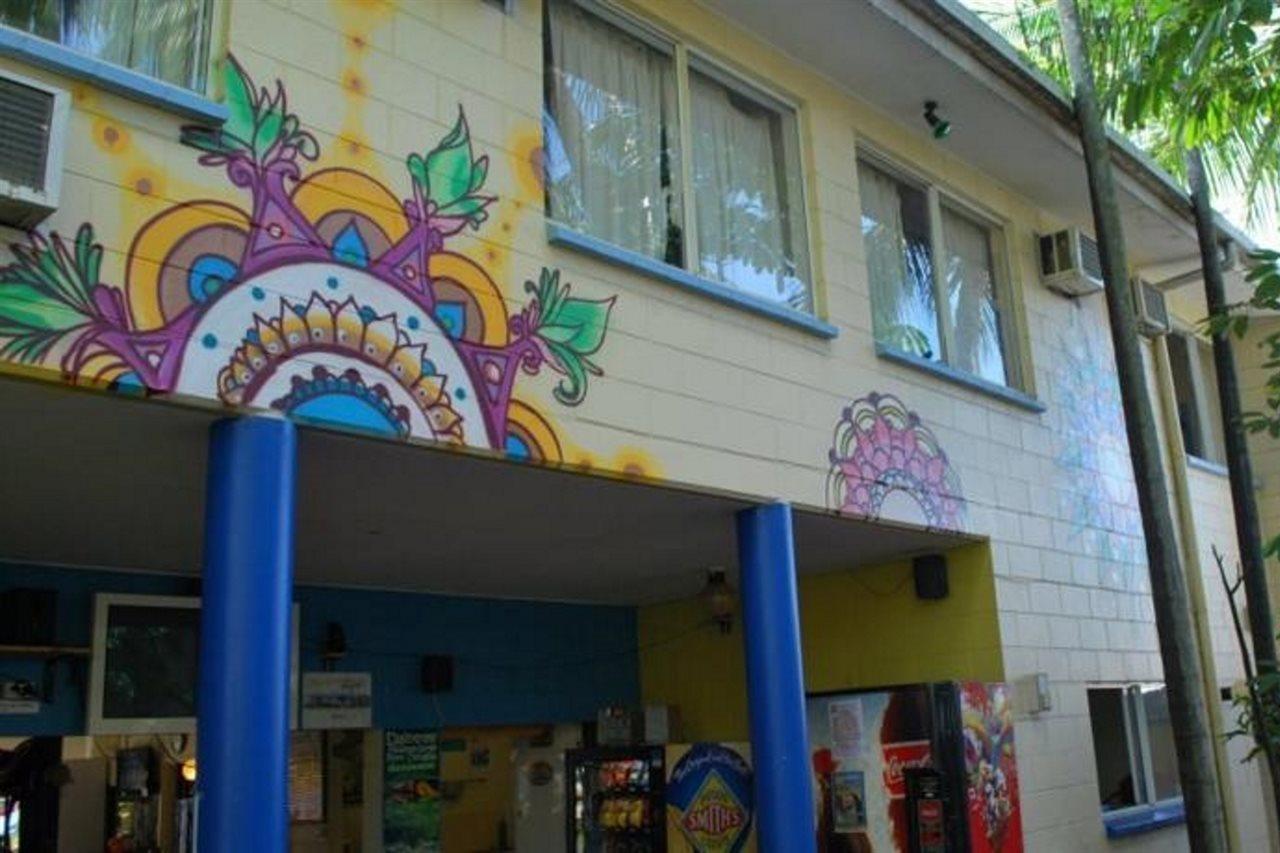 Mad Monkey Village Cairns Dış mekan fotoğraf