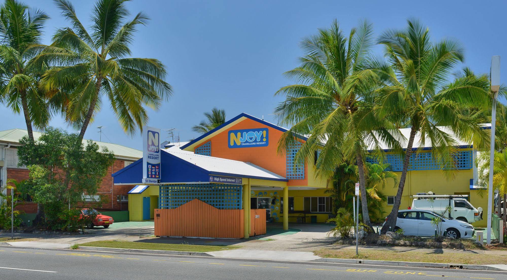 Mad Monkey Village Cairns Dış mekan fotoğraf