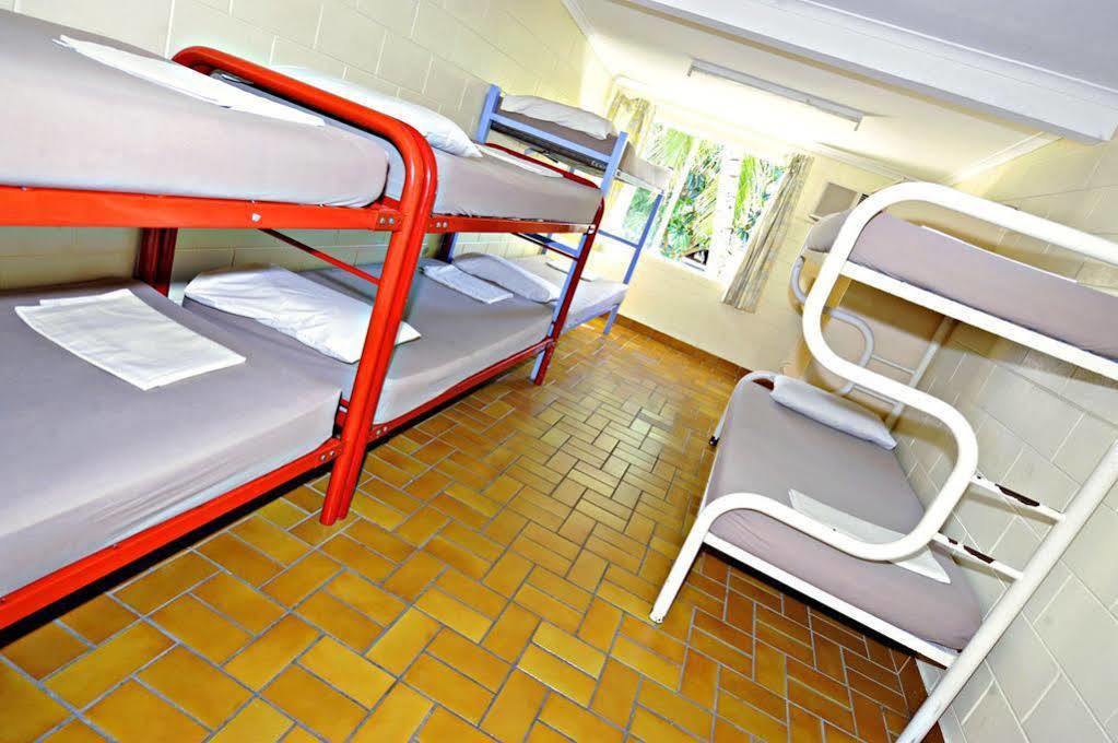 Mad Monkey Village Cairns Dış mekan fotoğraf