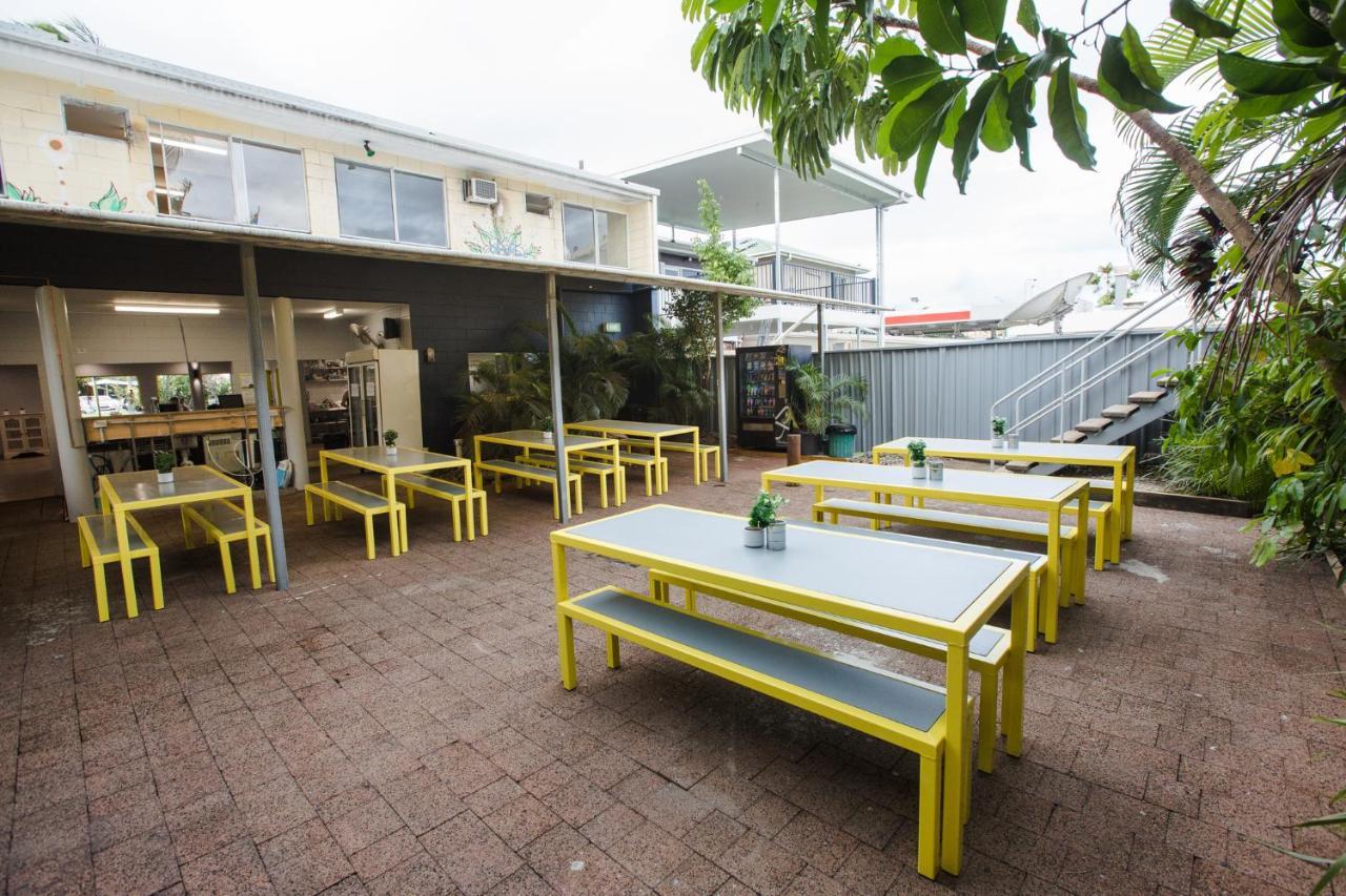 Mad Monkey Village Cairns Dış mekan fotoğraf