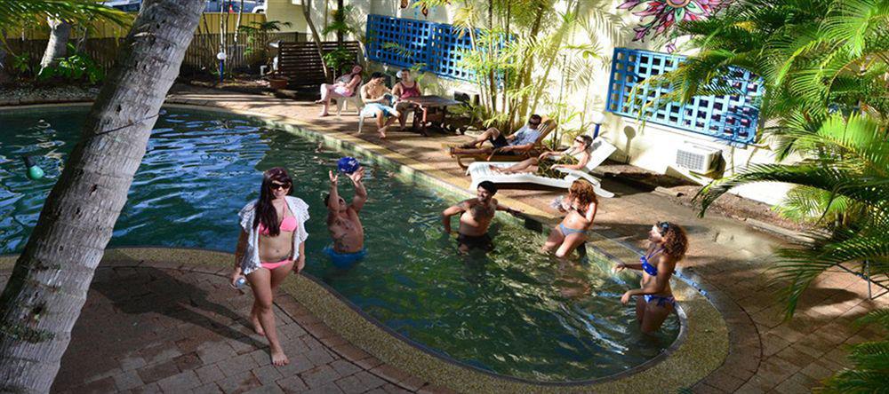 Mad Monkey Village Cairns Dış mekan fotoğraf
